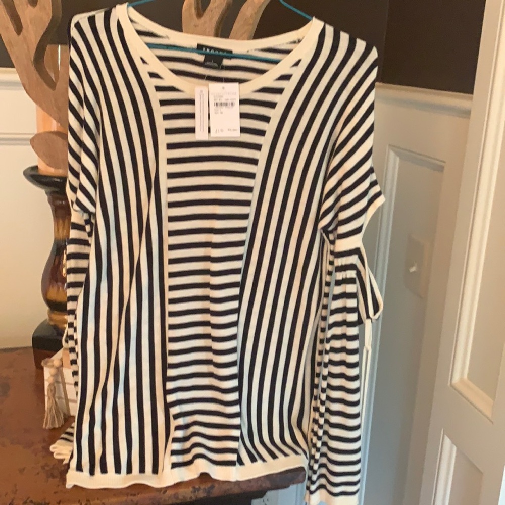 NWT Lightweight sweater
